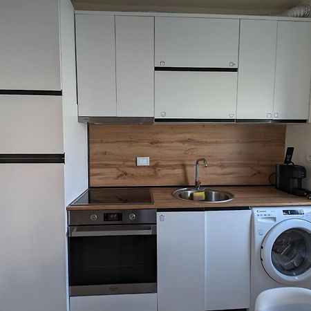 Modern Cozy Apartment 10 Min Walk To Skanderbeg Square Tirana Bagian luar foto