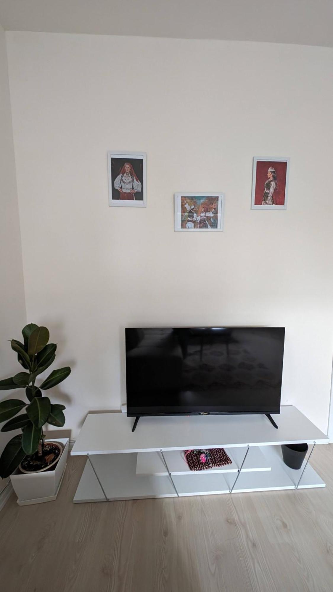 Modern Cozy Apartment 10 Min Walk To Skanderbeg Square Tirana Bagian luar foto
