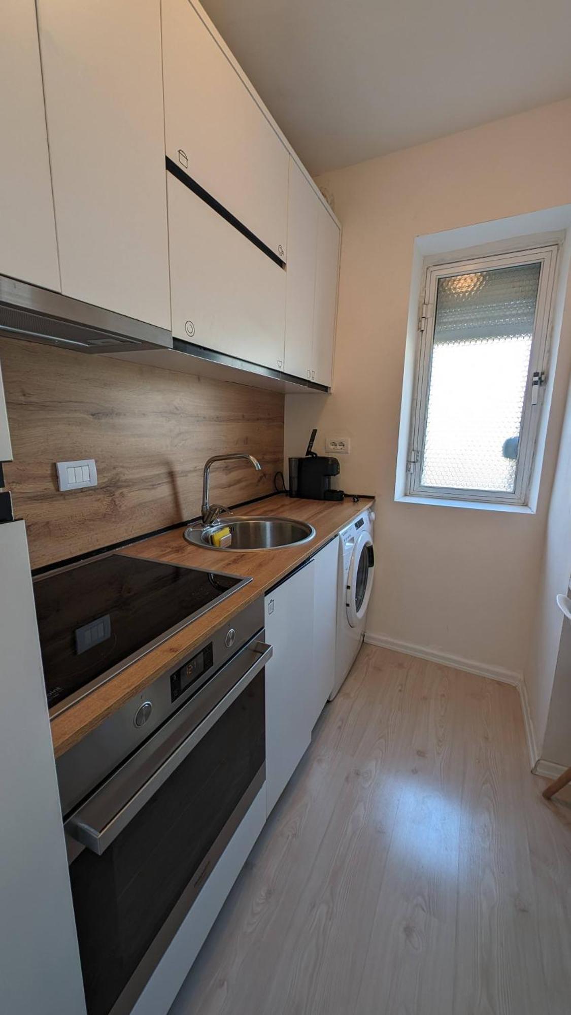 Modern Cozy Apartment 10 Min Walk To Skanderbeg Square Tirana Bagian luar foto