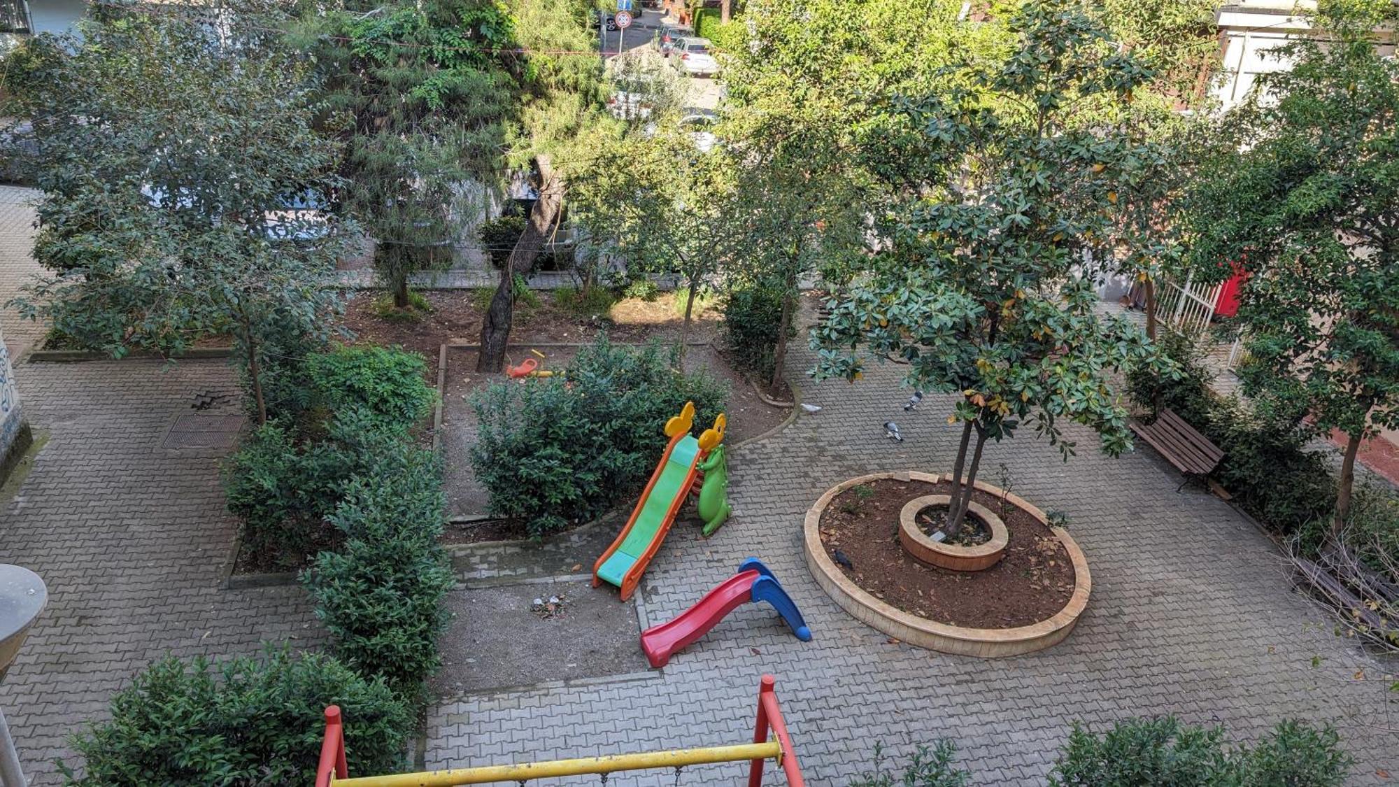 Modern Cozy Apartment 10 Min Walk To Skanderbeg Square Tirana Bagian luar foto